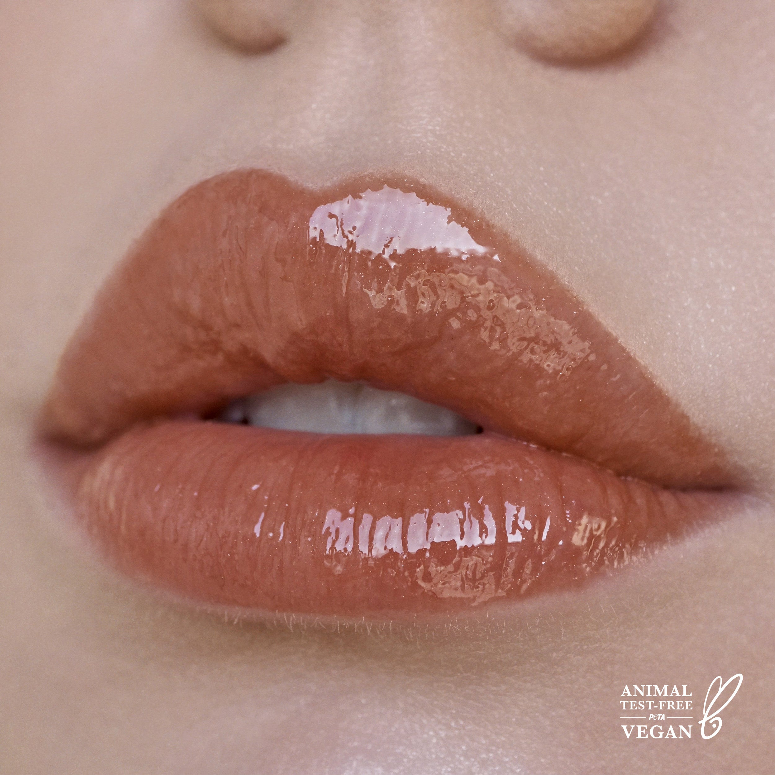 Image of Glow Getter Hydrating Lip Oil 002 Lets Cuddle