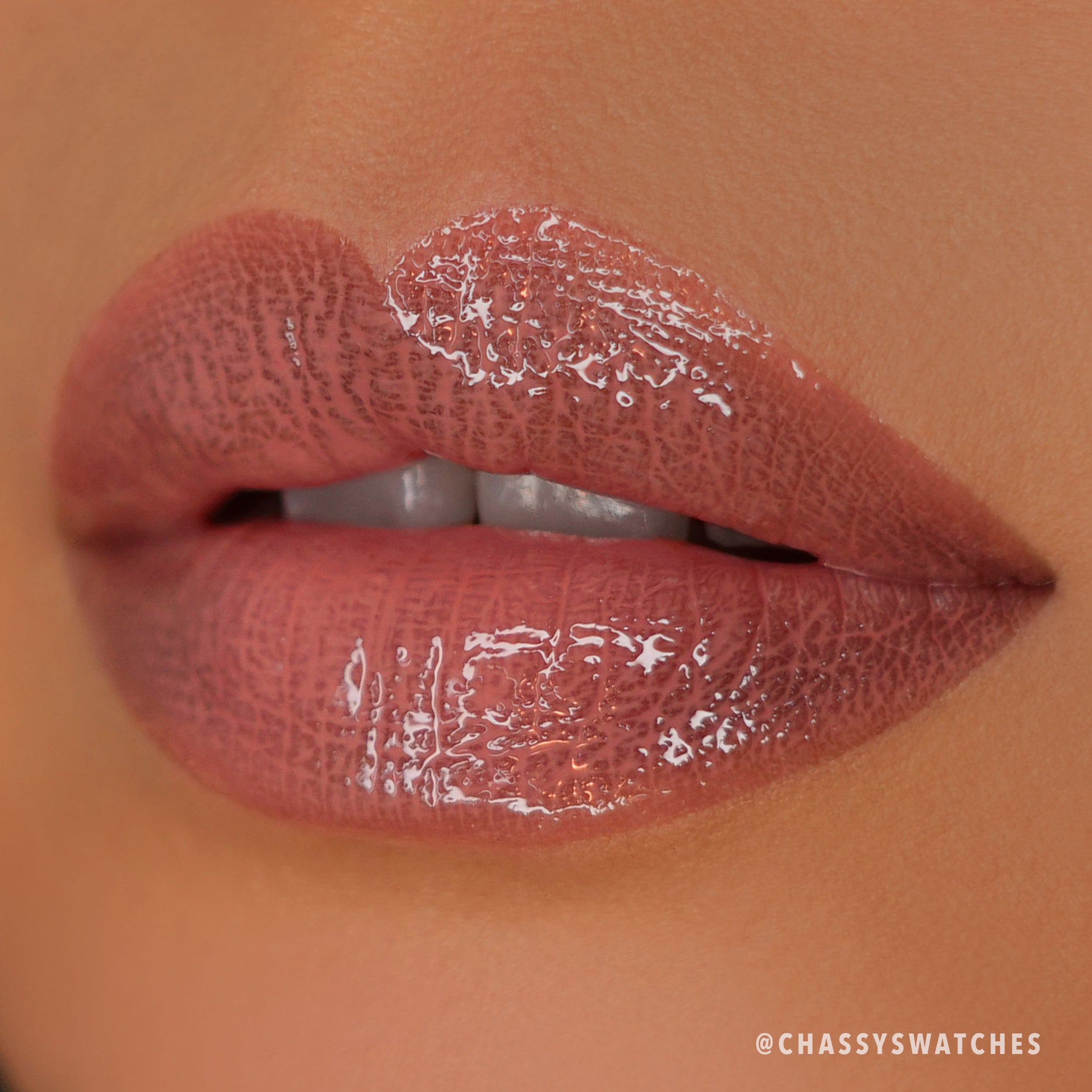 Image of Glow Getter Hydrating Lip Oil 011 Soft Peach